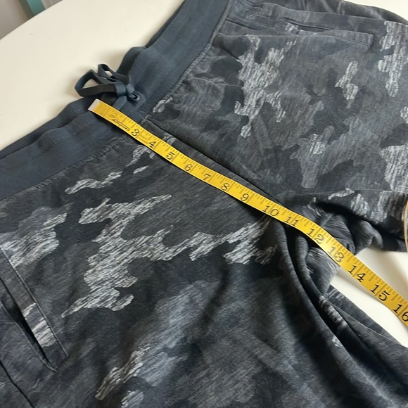 Athletic Works Black & Gray Camouflage Joggers- Front pockets- XXL (20) - Picture 9 of 10